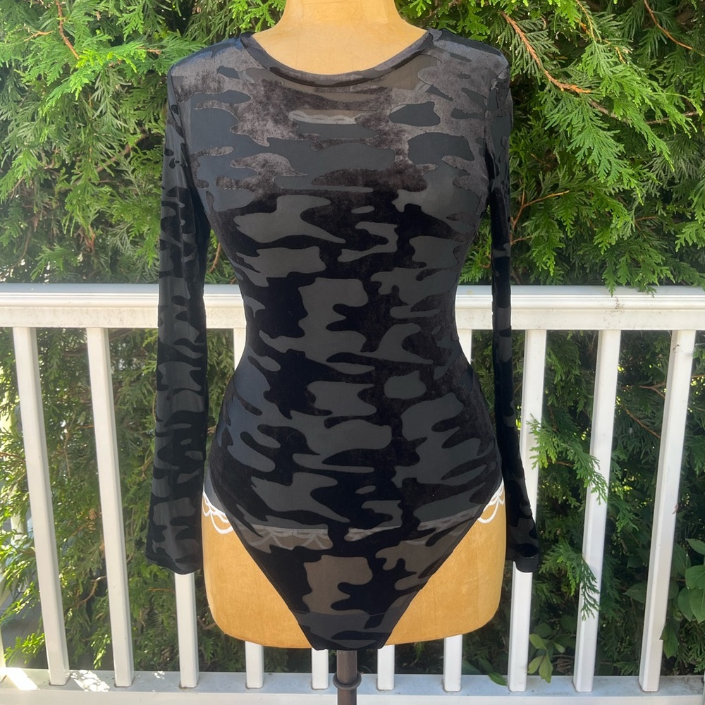 Numero; Black Camouflage Long Sleeve Bodysuit; NWOT; Snaps Closure; Women's M